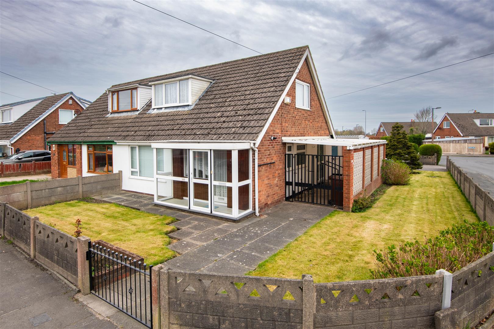 2 bed property in Liverpool Old Road, Preston
